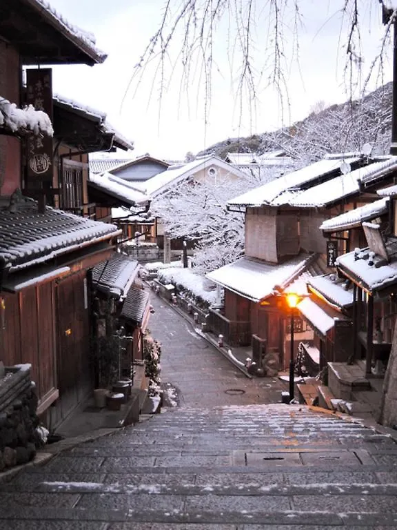8Inn Gojo Ohmiya Kyoto 0*,