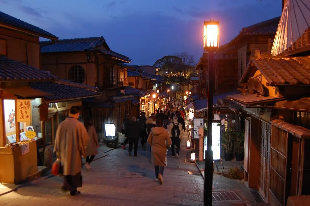 8Inn Gojo Ohmiya Kyoto 0*,
